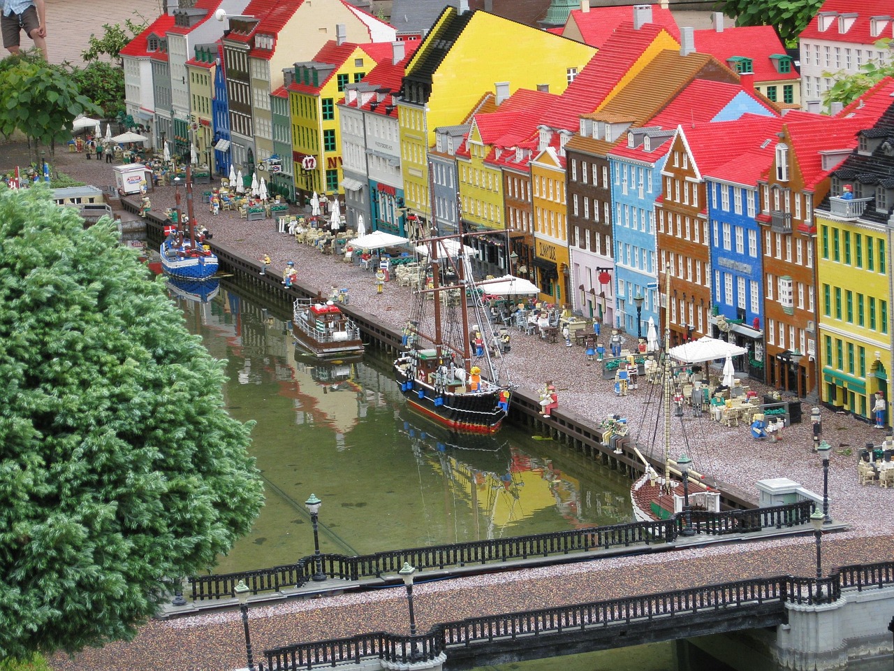 Färgglada hus längs Nyhavn i Köpenhamn