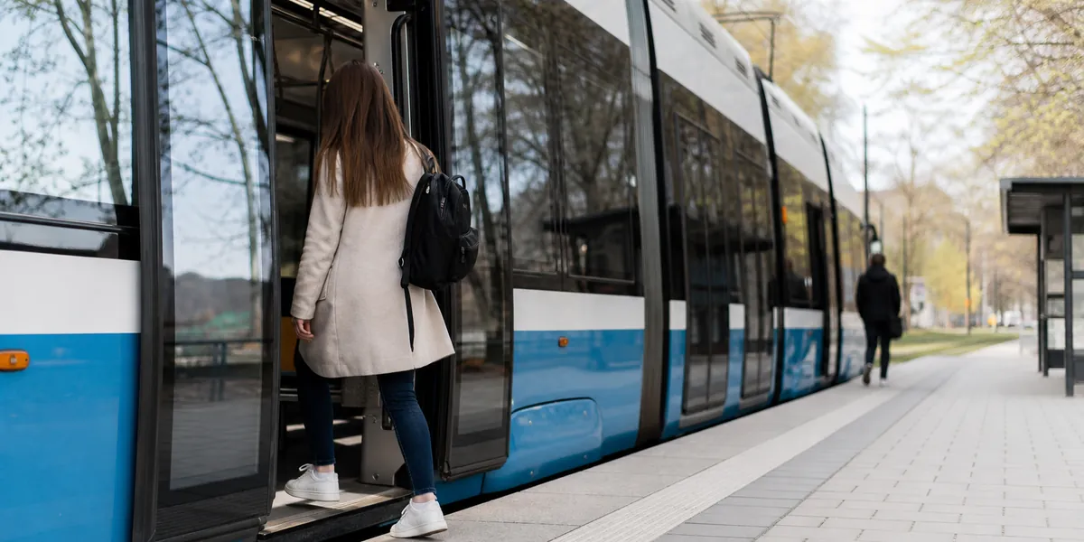 Halverat pris på månadskort till 31 december: så funkar det
