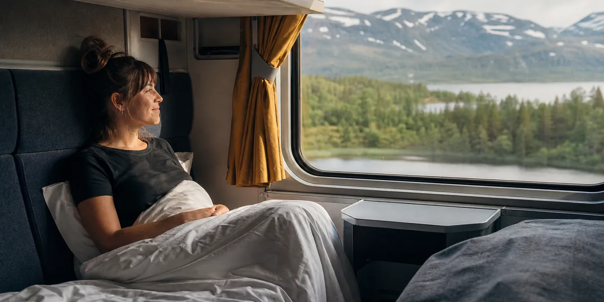 Sovvagn, liggvagn eller sittvagn: så väljer du på nattåget